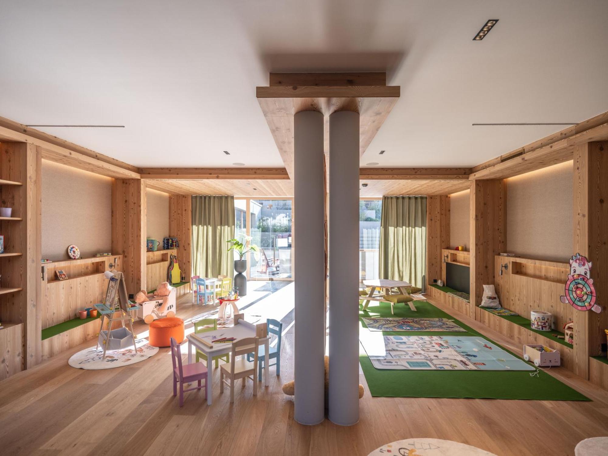 Falkensteiner Hotel Kronplatz - The Leading Hotels Of The World (Adults Only) Reischach Eksteriør bilde The nursery