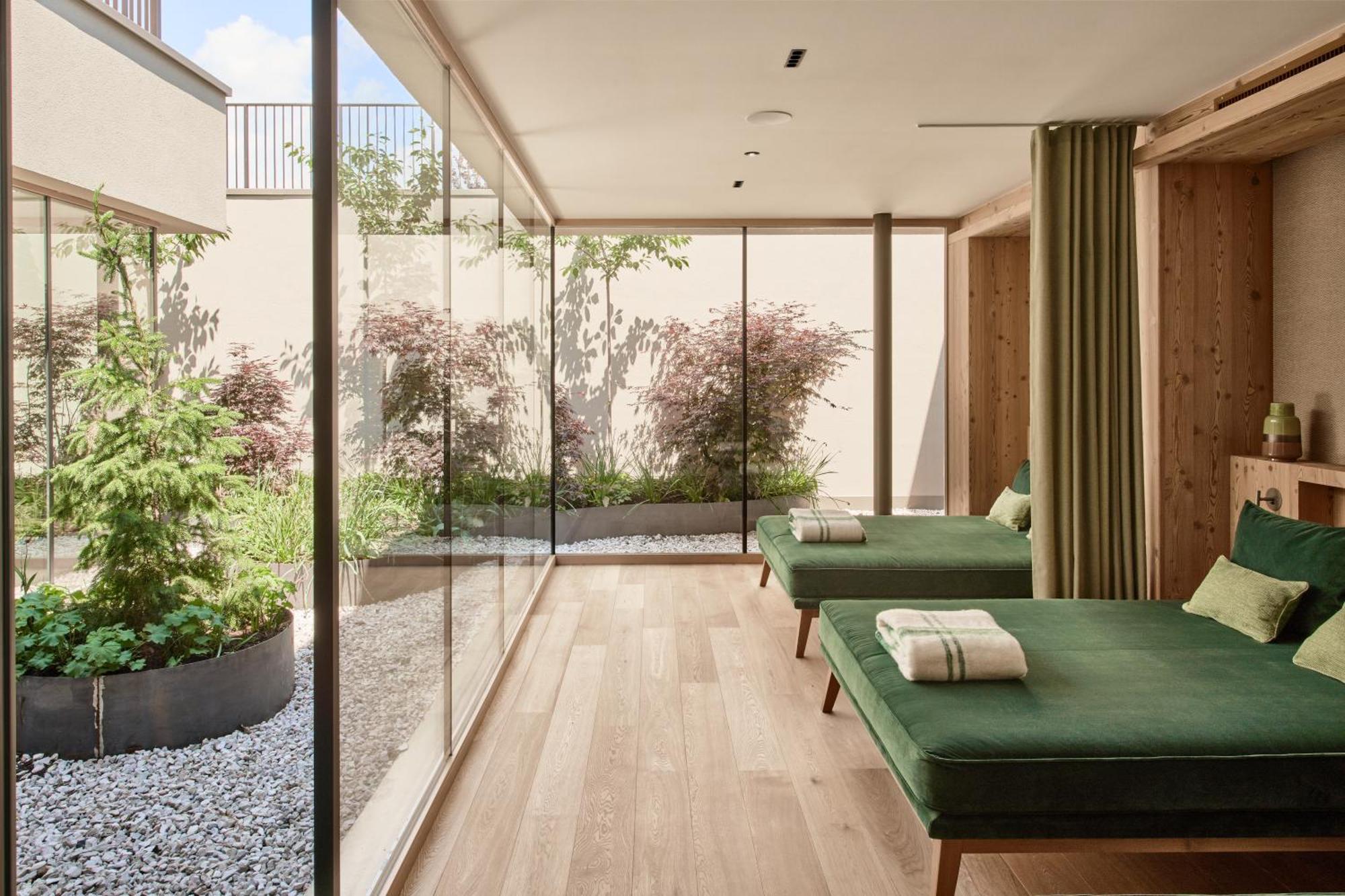 Falkensteiner Hotel Kronplatz - The Leading Hotels Of The World (Adults Only) Reischach Eksteriør bilde Spa at The Ivy Collection, St John's Wood