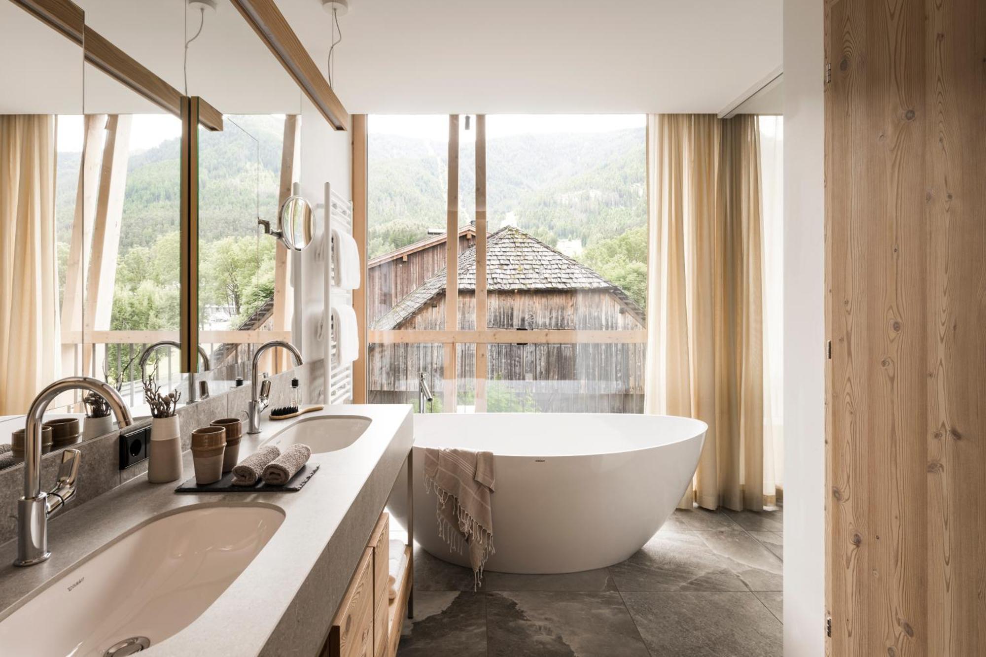 Falkensteiner Hotel Kronplatz - The Leading Hotels Of The World (Adults Only) Reischach Eksteriør bilde Bathroom