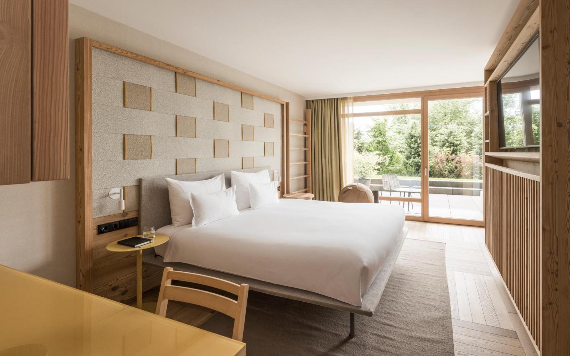 Falkensteiner Hotel Kronplatz - The Leading Hotels Of The World (Adults Only) Reischach Eksteriør bilde A room at the hotel