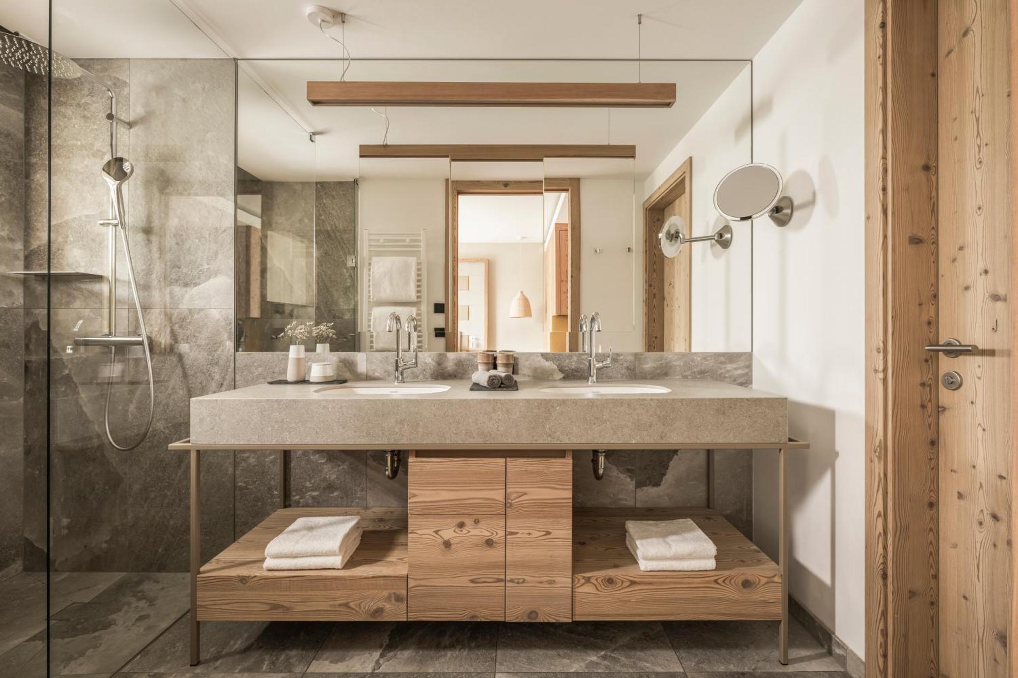 Falkensteiner Hotel Kronplatz - The Leading Hotels Of The World (Adults Only) Reischach Eksteriør bilde Bathroom